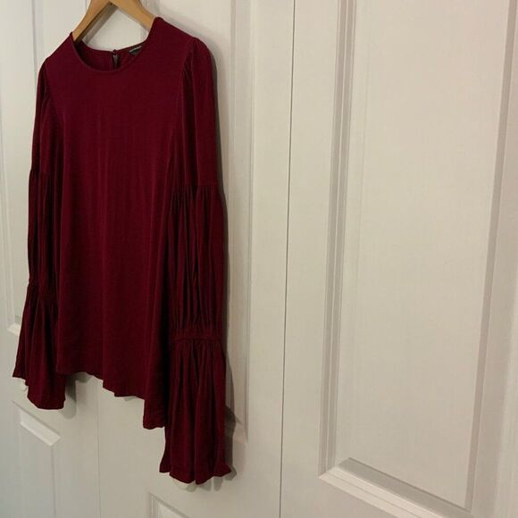 Club Monaco Burgundy Maroon Tiered Bell Sleeve Top Large - Picture 4 of 10